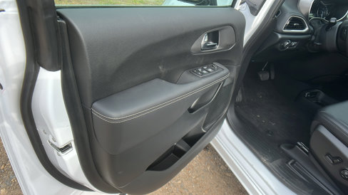 New 2026 Chrysler Voyager LX image 15