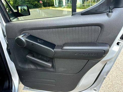 Used 2010 Ford Explorer Sport Trac XLT image 8