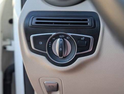 Used 2022 Mercedes-Benz GLC 300 4MATIC image 27