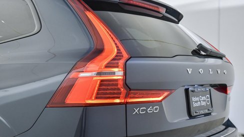 Certified 2025 Volvo XC60 B5 Core w/ Protection Package Premier image 12