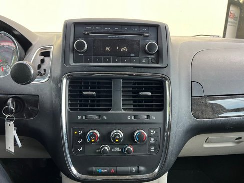 Used 2013 Dodge Grand Caravan SE image 18