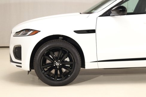 Used 2024 Jaguar F-PACE R-Dynamic S image 2