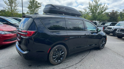 New 2025 Chrysler Pacifica Select image 8