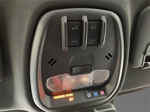 Used 2024 Chevrolet Trax RS w/ Sunroof Package image 28