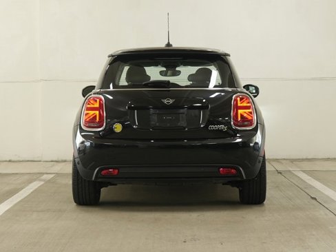 Certified 2024 MINI Cooper SE image 6