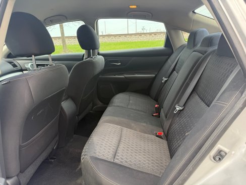 Used 2016 Nissan Altima 2.5 S w/ Power Driver Seat Package image 9