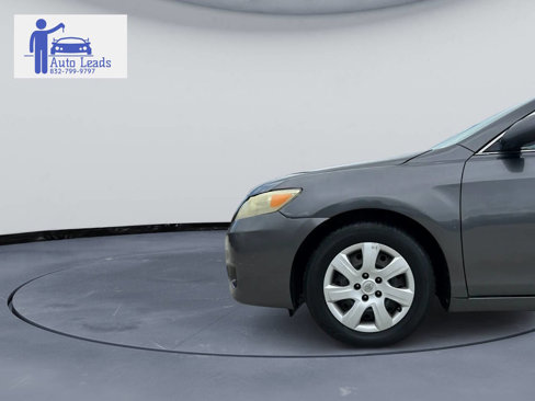 Used 2011 Toyota Camry LE image 7