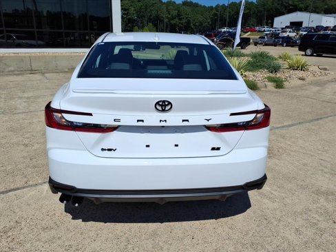 New 2025 Toyota Camry SE image 4