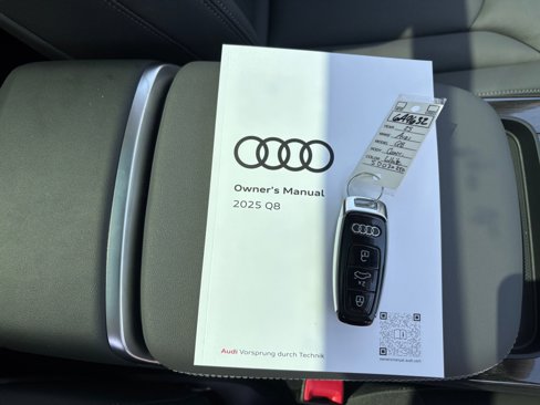 New 2025 Audi Q8 Premium image 33