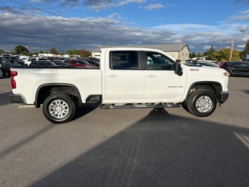 Used 2024 Chevrolet Silverado 2500 LT image 2