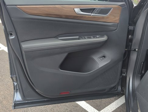 New 2025 Volkswagen Atlas SE image 44