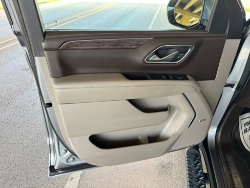 Used 2021 Chevrolet Tahoe Z71 w/ Z71 Off-Road Package image 10
