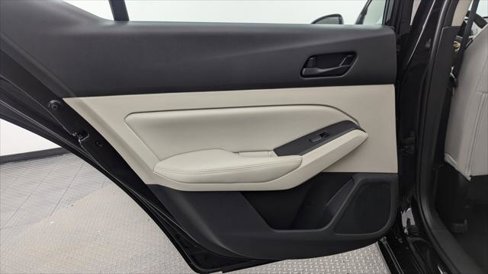 Used 2025 Nissan Altima 2.5 SV image 16