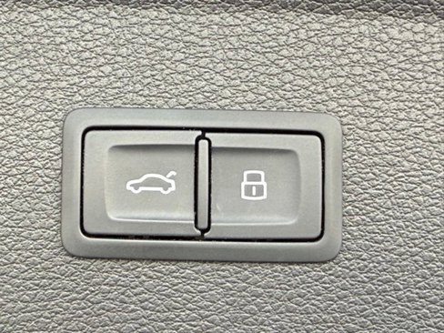 Used 2021 Audi SQ5 Premium w/ Convenience Package image 38