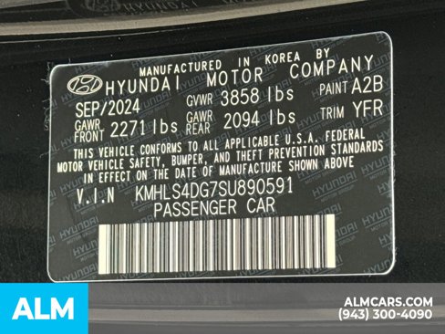 Certified 2025 Hyundai Elantra SEL image 41