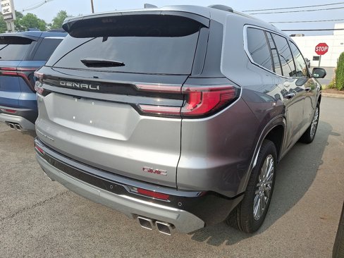 New 2026 GMC Acadia Denali w/ LPO, Floor Liner Package image 4