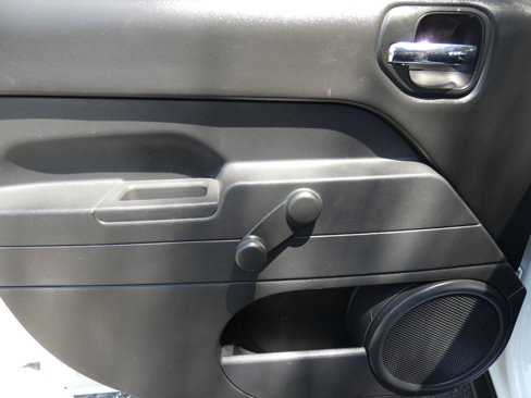 Used 2016 Jeep Patriot Sport image 37