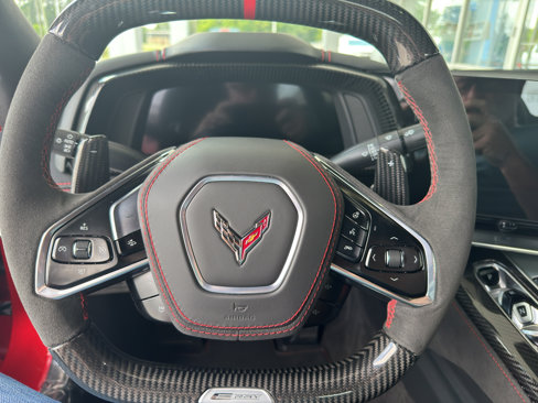 New 2025 Chevrolet Corvette E-Ray image 21