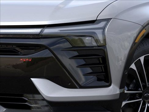 New 2025 Chevrolet Blazer EV SS image 10