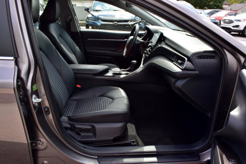 Used 2022 Toyota Camry SE image 34