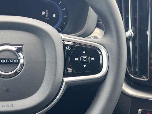Used 2023 Volvo XC60 B5 Ultimate w/ Climate Package image 20