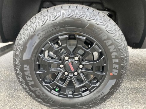 New 2026 GMC Canyon Elevation w/ Convenience Package image 10