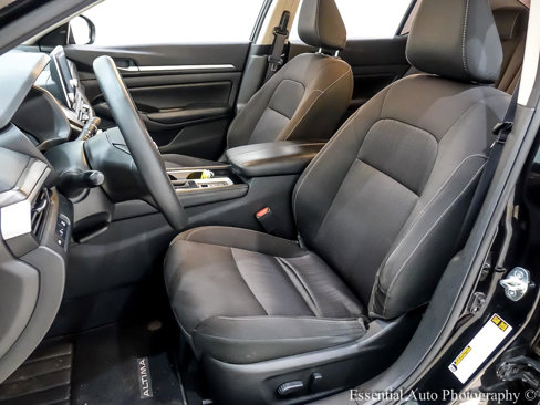 Used 2023 Nissan Altima 2.5 SV image 12