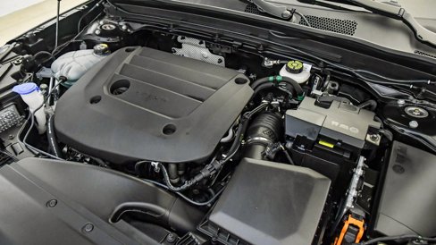 Certified 2025 Volvo XC40 B5 Plus w/ Climate Package image 29