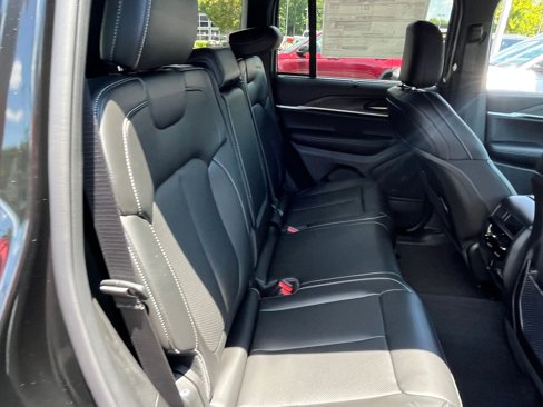 New 2025 Jeep Grand Cherokee Limited image 21
