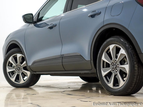Used 2023 Ford Escape Platinum w/ Class II Trailer Tow Package image 11