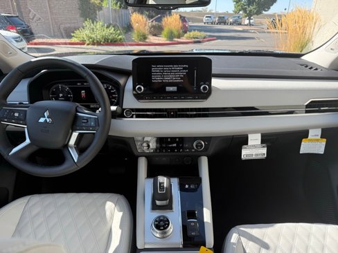 New 2025 Mitsubishi Outlander SEL image 13
