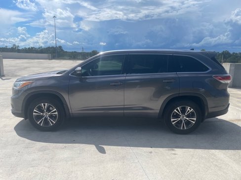 Used 2016 Toyota Highlander XLE image 4