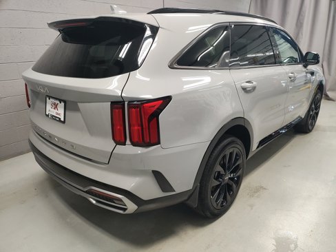 Used 2022 Kia Sorento SX image 2
