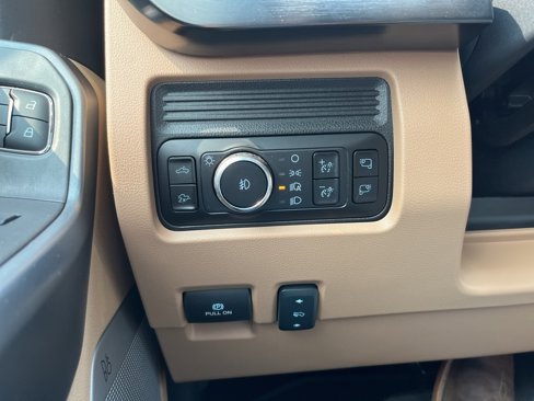 Used 2025 Ford F250 Lariat w/ Lariat Ultimate Package image 26