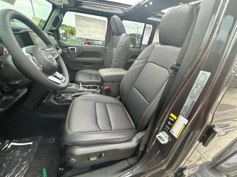 New 2025 Jeep Wrangler Unlimited Sahara image 8