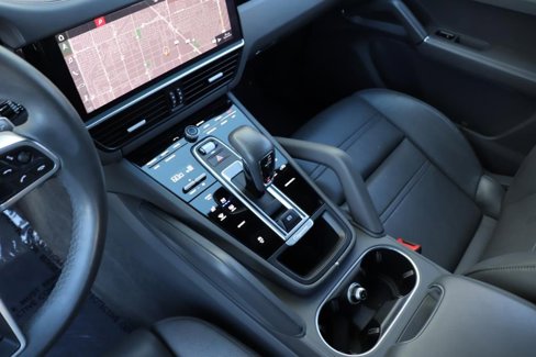 Used 2021 Porsche Cayenne image 53
