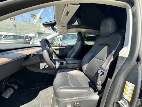 Used 2023 Tesla Model Y Long Range image 11