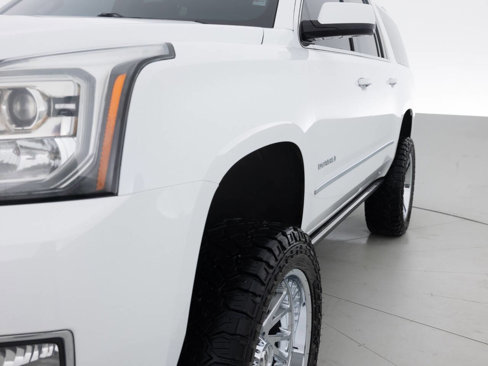 Used 2020 GMC Yukon XL Denali w/ Denali Premium Package image 12