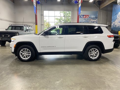 Used 2023 Jeep Grand Cherokee L Laredo image 2