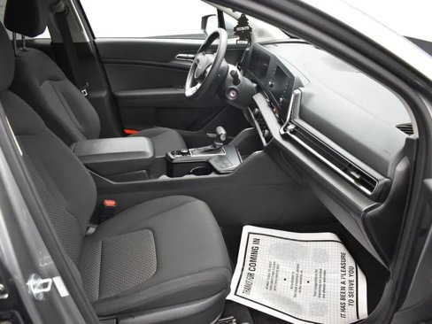 Used 2024 Kia Sportage LX image 16