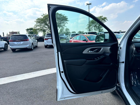 Used 2022 Chevrolet Traverse LT w/ LPO, Cargo Package image 12
