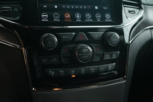 Used 2020 Jeep Grand Cherokee High Altitude image 24