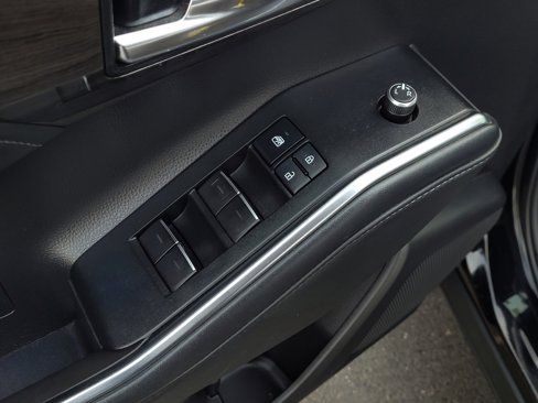 Used 2022 Toyota Highlander Platinum image 10