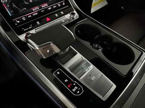 New 2025 Audi RS Q8 performance image 19