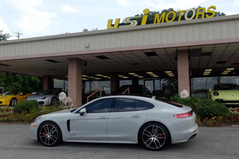 Used 2022 Porsche Panamera GTS w/ Premium Package image 25