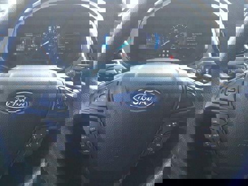 Used 2023 Ford Edge SE image 8