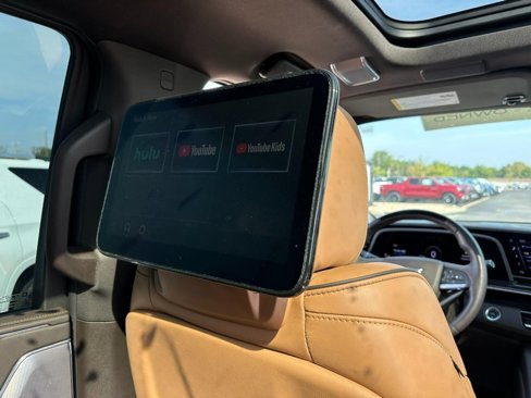 Used 2024 Cadillac Escalade Sport w/ LPO, ONYX Package image 14