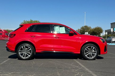 Used 2022 Audi Q3 2.0T Premium w/ Black Optic Sport Package image 3