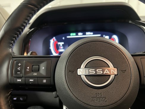 Used 2024 Nissan Pathfinder Platinum image 34