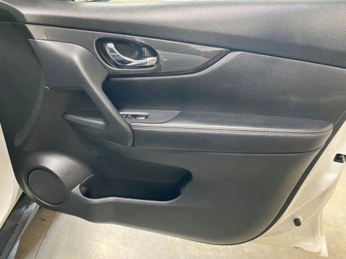 Used 2017 Nissan Rogue S w/ S Appearance Package image 30